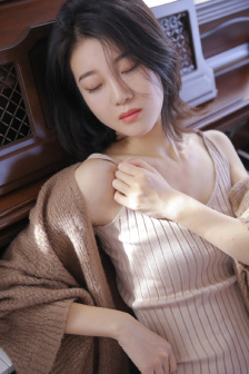 两个黑人挺进女友体内小说